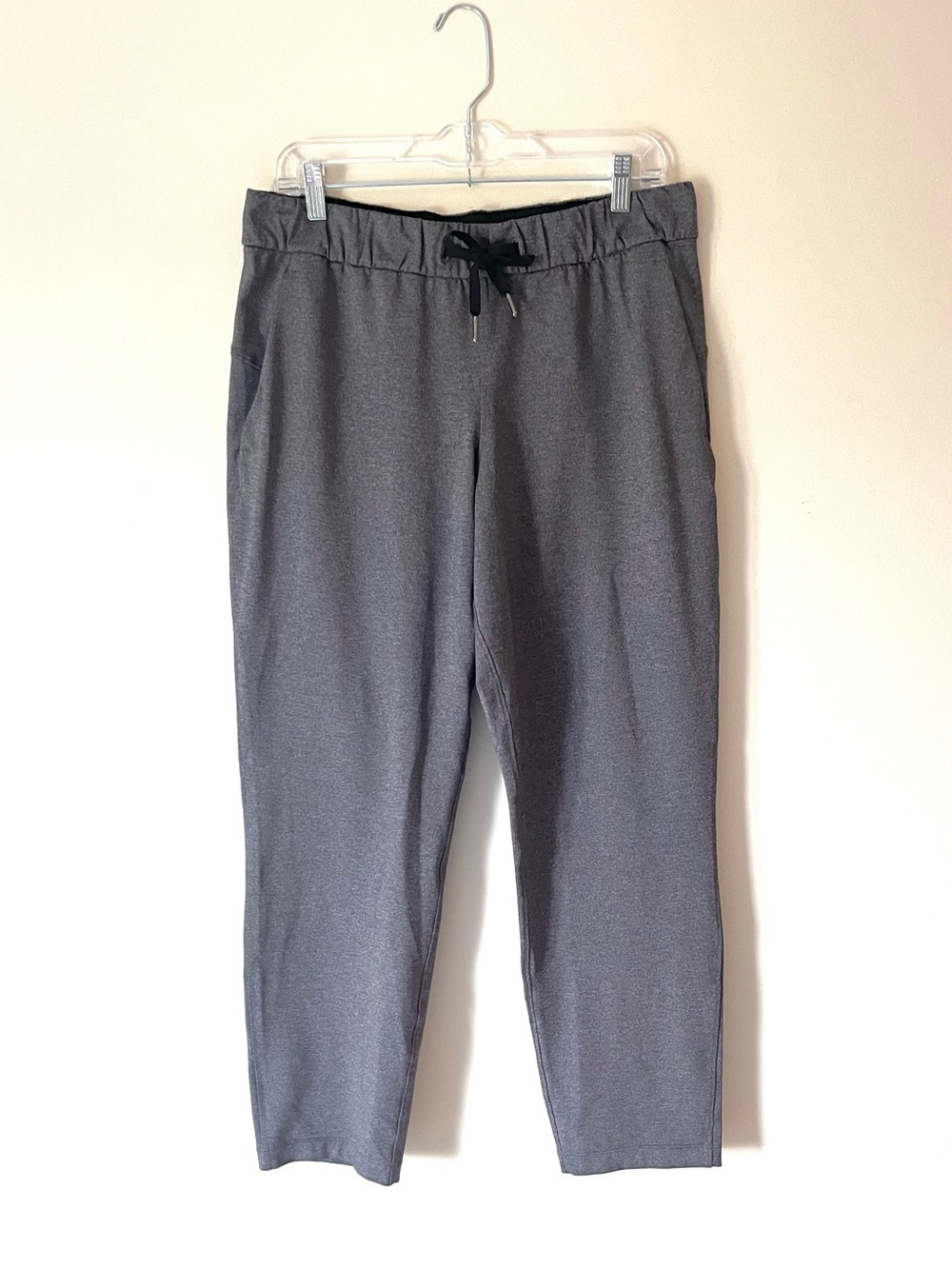 Lululemon On The Fly Pant 27" Inseam in Heathered Black